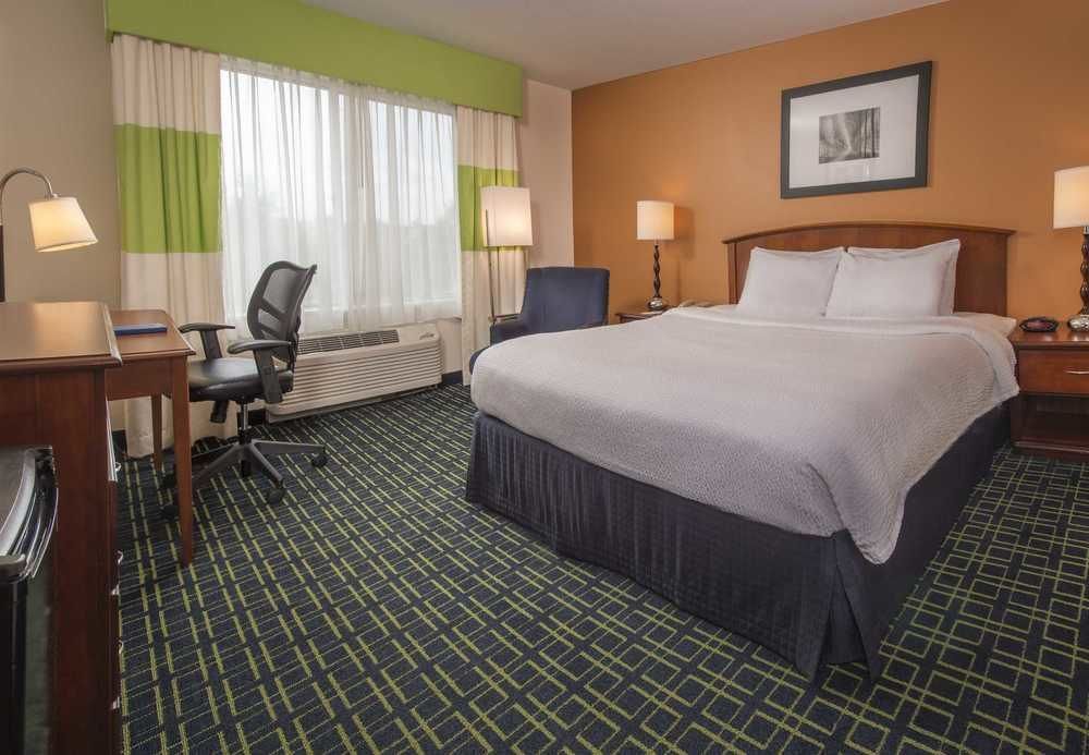 Fairfield Inn Dulles Airport Chantilly Exterior photo