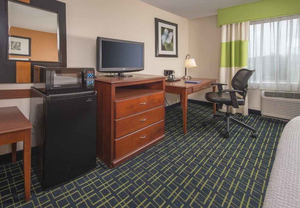 Fairfield Inn Dulles Airport Chantilly Exterior photo