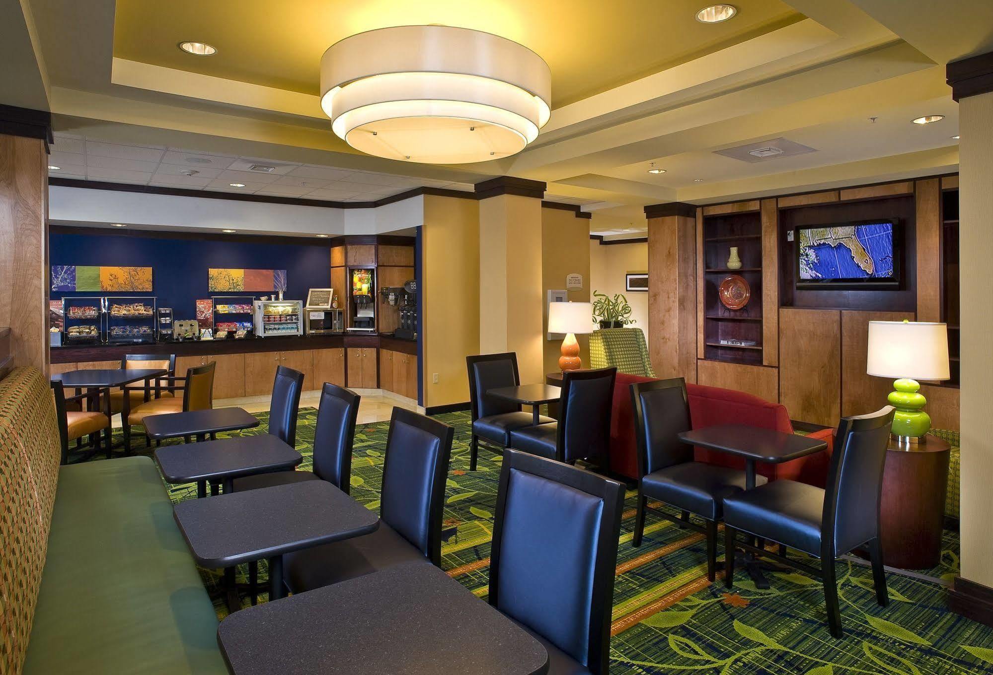 Fairfield Inn Dulles Airport Chantilly Exterior photo